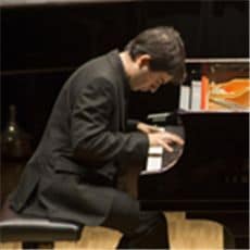 Luka Okros fügt beim Internationalen Piano-Wettbewerb in Valencia der CFX-Erfolgsgeschichte ein neues Kapitel hinzu.