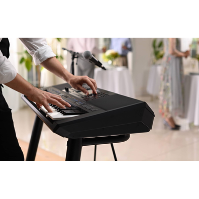 Yamaha Arranger Workstation PSR-SX720 being played at a party venue