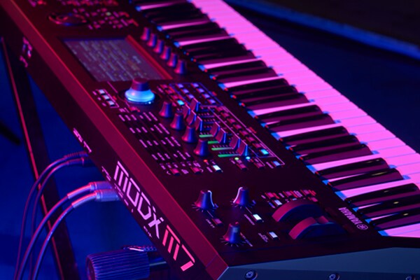 YAMAHA MODX M8 Synthesizer