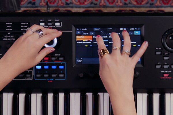 YAMAHA MODX M8 Synthesizer