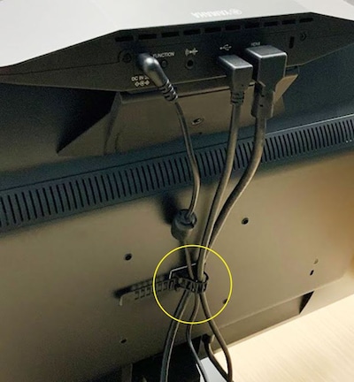 Wie verwende ich die Kabelbinder, die mit dem CS-500 geliefert werden?